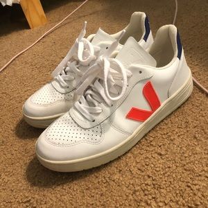 Veja Leather V-10 sneakers